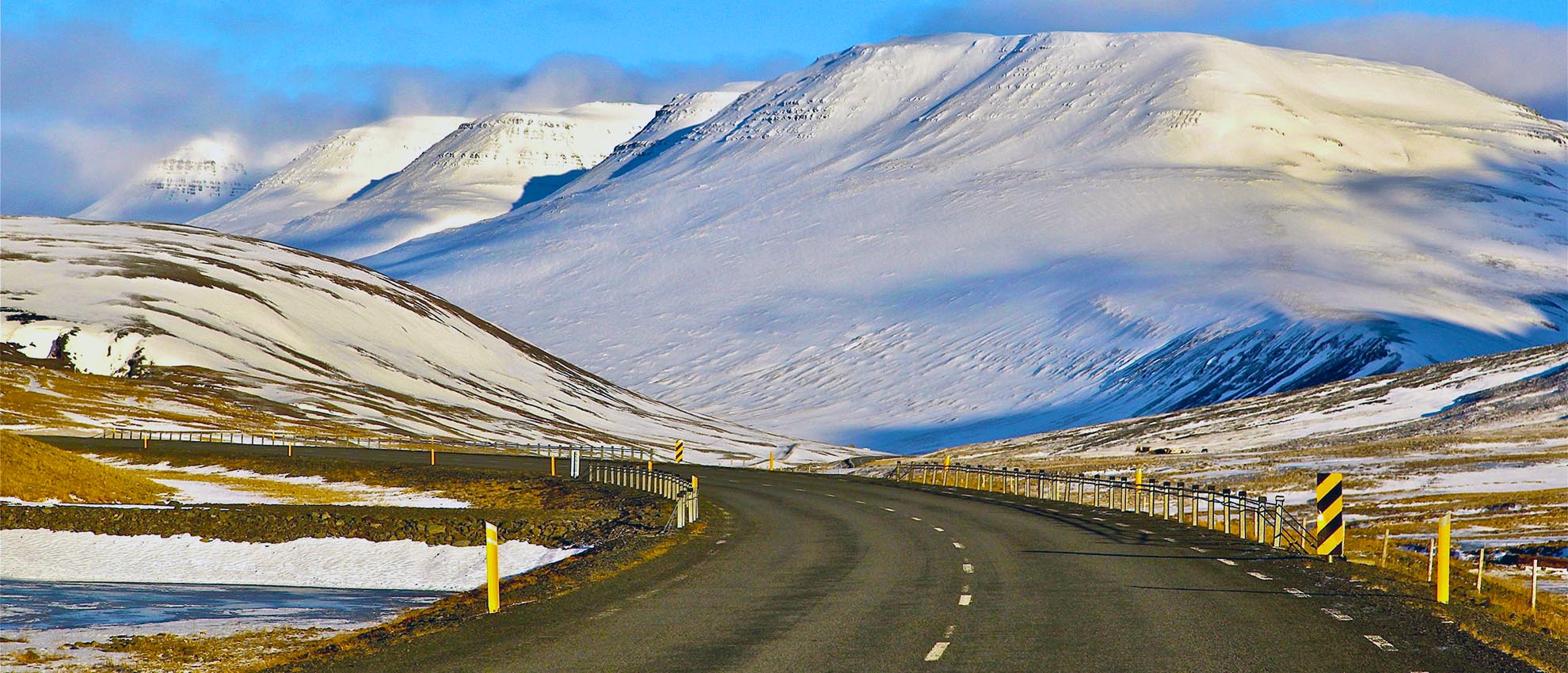 Driving in Iceland in April: Weather, Daylight & Safe Itineraries