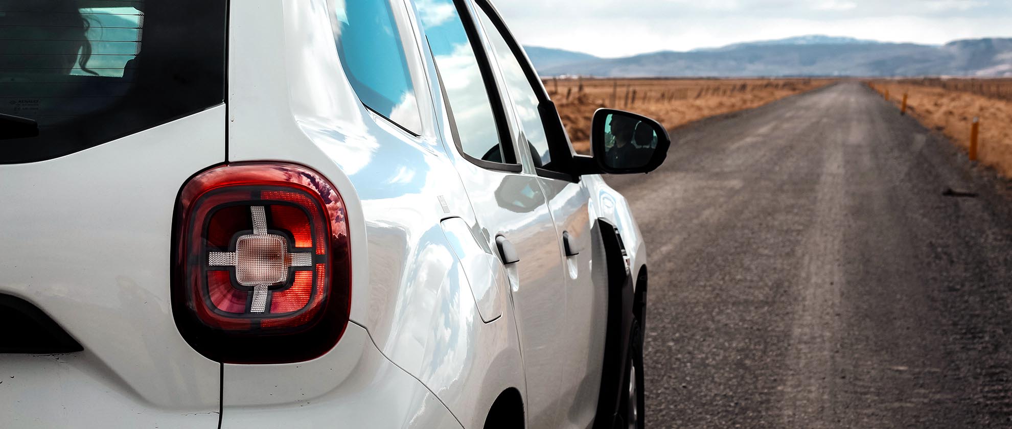 Navigating Iceland's Gravel Roads: Tips for a Safe and Smooth Drive