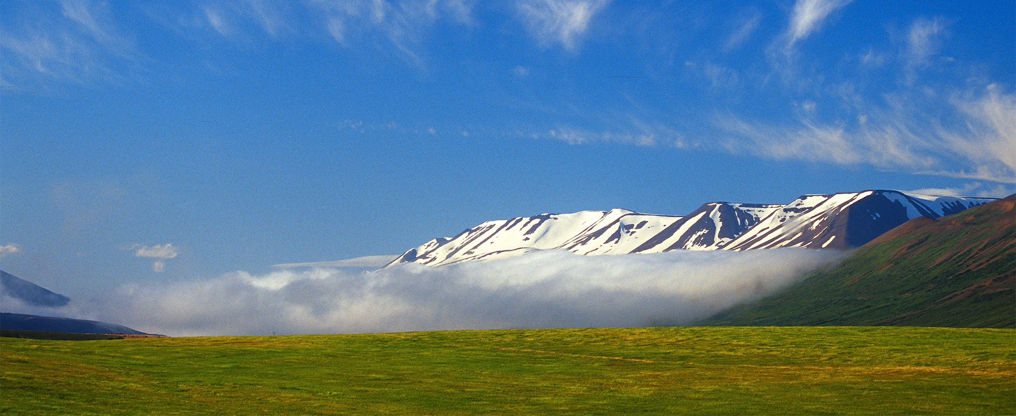 What to Expect and How to Drive Safely all year with Holdur Car Rental in Iceland