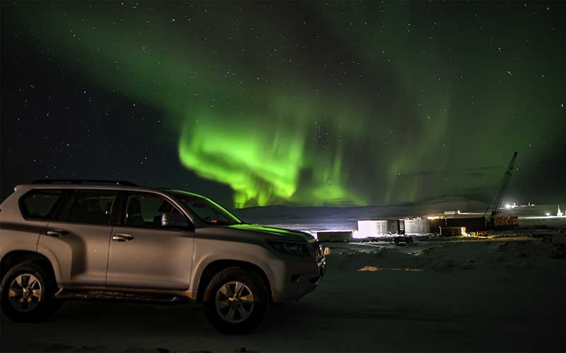 Go northern lights hunting in Iceland with Höldur Car Rental