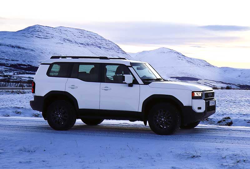 Choosing a 4x4 SUV is essential for travelling in Iceland in February