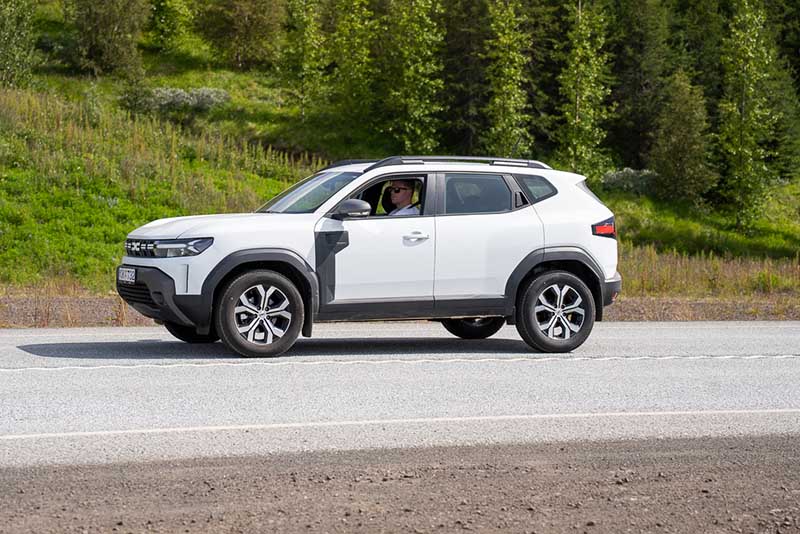 Solo travel in Iceland on a rental car