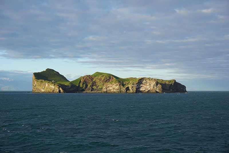 Heimaey day trip guide