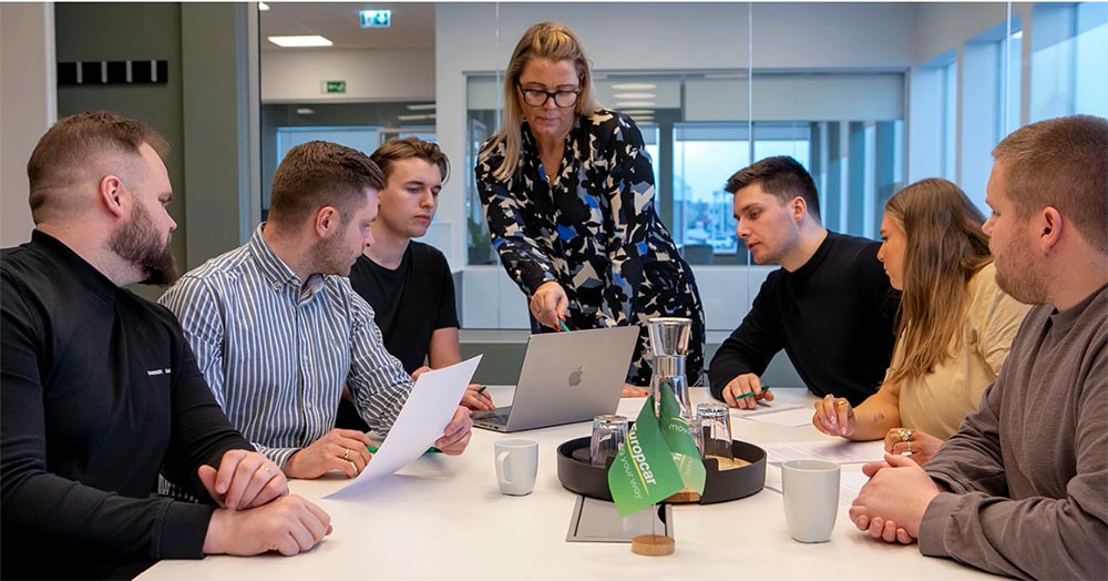 Holdur Iceland car rental staff quality management