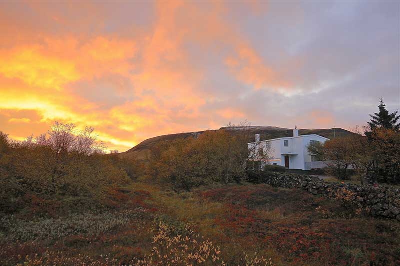 Laxnes museum in October twilight